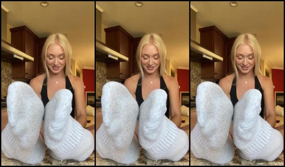 Goddess Kaylee Aka Xomaddykxo Onlyfans Wearing My Stinky Workout Socks Just For U And Ur Big Bonerp