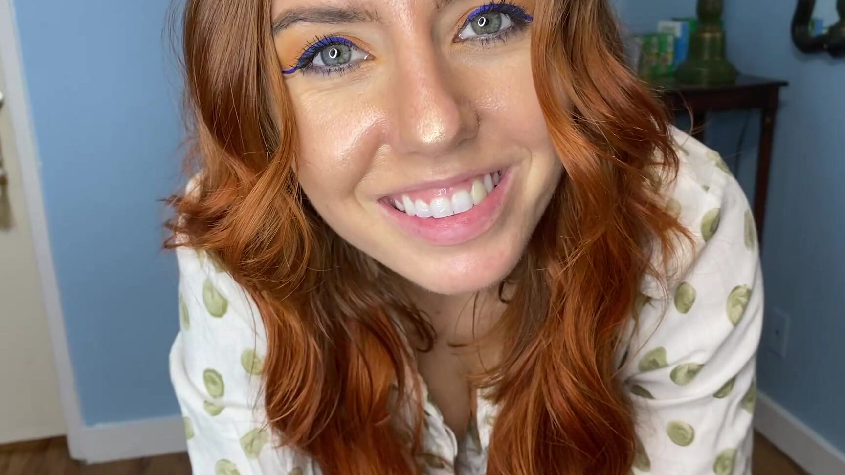 Femdom,Foot Fetish,Pantyhose,Pantyhose Domination,Secretary scarlett cummings hose and pink toes ManyVids