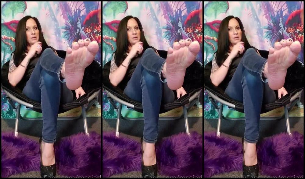 Mssjada Nicknamed Mssjada Onlyfans For My Subs Let Me Make Fun Of How Excited My Feet Make You Tell You How Pathetic You Are The