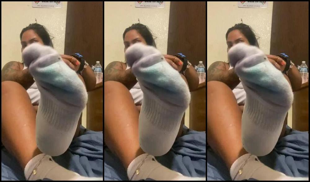Dissatoes Onlyfans It S An Amazing Feeling To Remove Your Socks After A Long Day They Smell So Good It S A Sweaty
