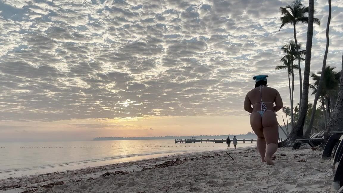 Quadsgoddess Nicknamed Quadsgoddess 04 07 2023 Onlyfans Video Beach Workout