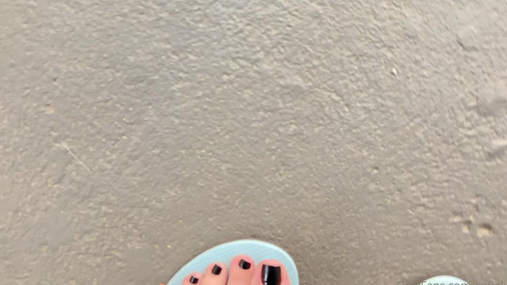 Sofialuttvip I Dirty My Feet And Order You To Lick It All