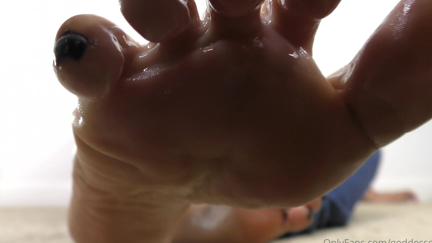 Goddessolestx Your Gf Had To Run To Do Some Errands And Left You With Her Hot Bff She Is Going To Reveal