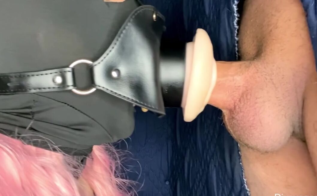 Divavegasgh Hung Fan Tries The Pussymouth