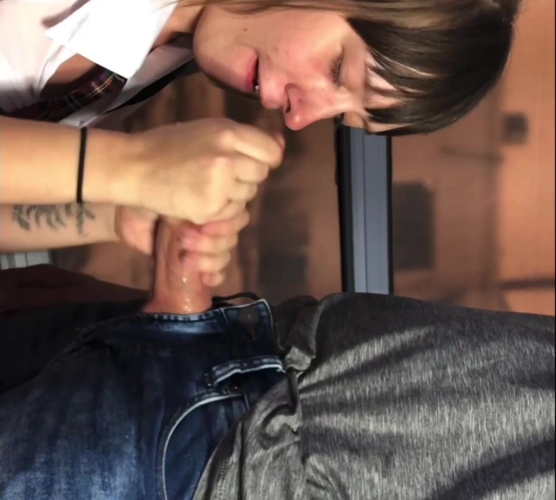 aphroditepaws-21-02-2021-2037790128-i-ll-do-anything-for-extra-credit-