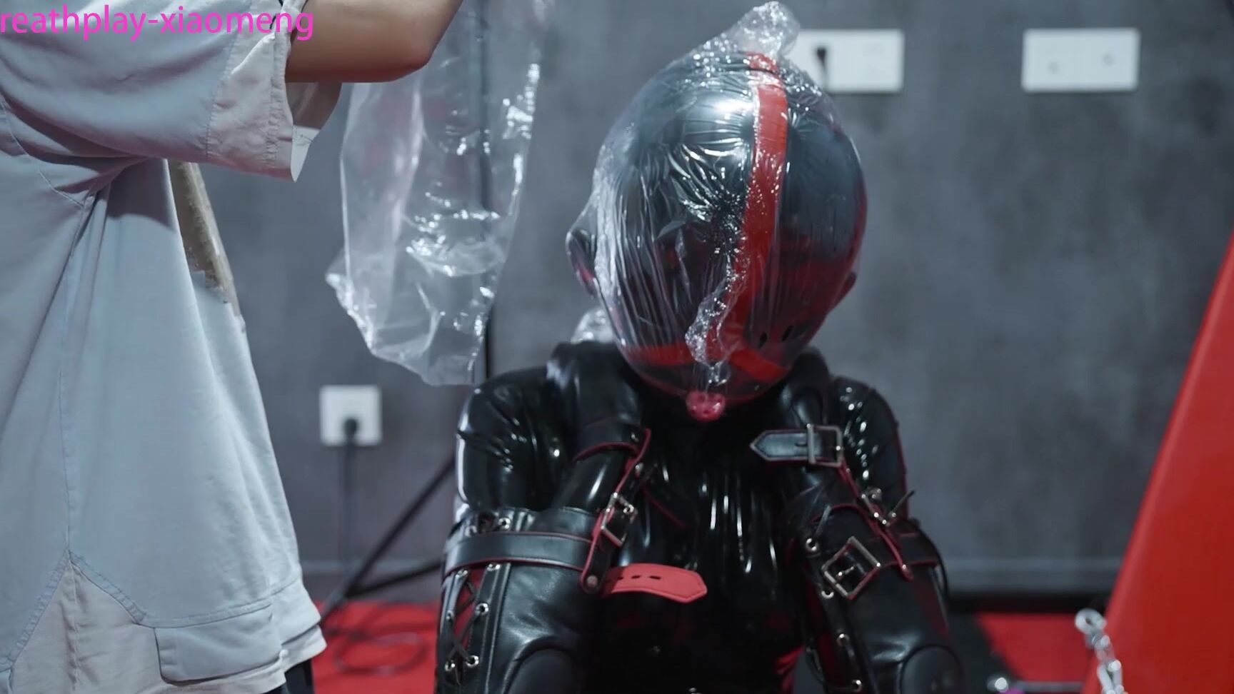 Xiaomeng And Her New Kitty Mask