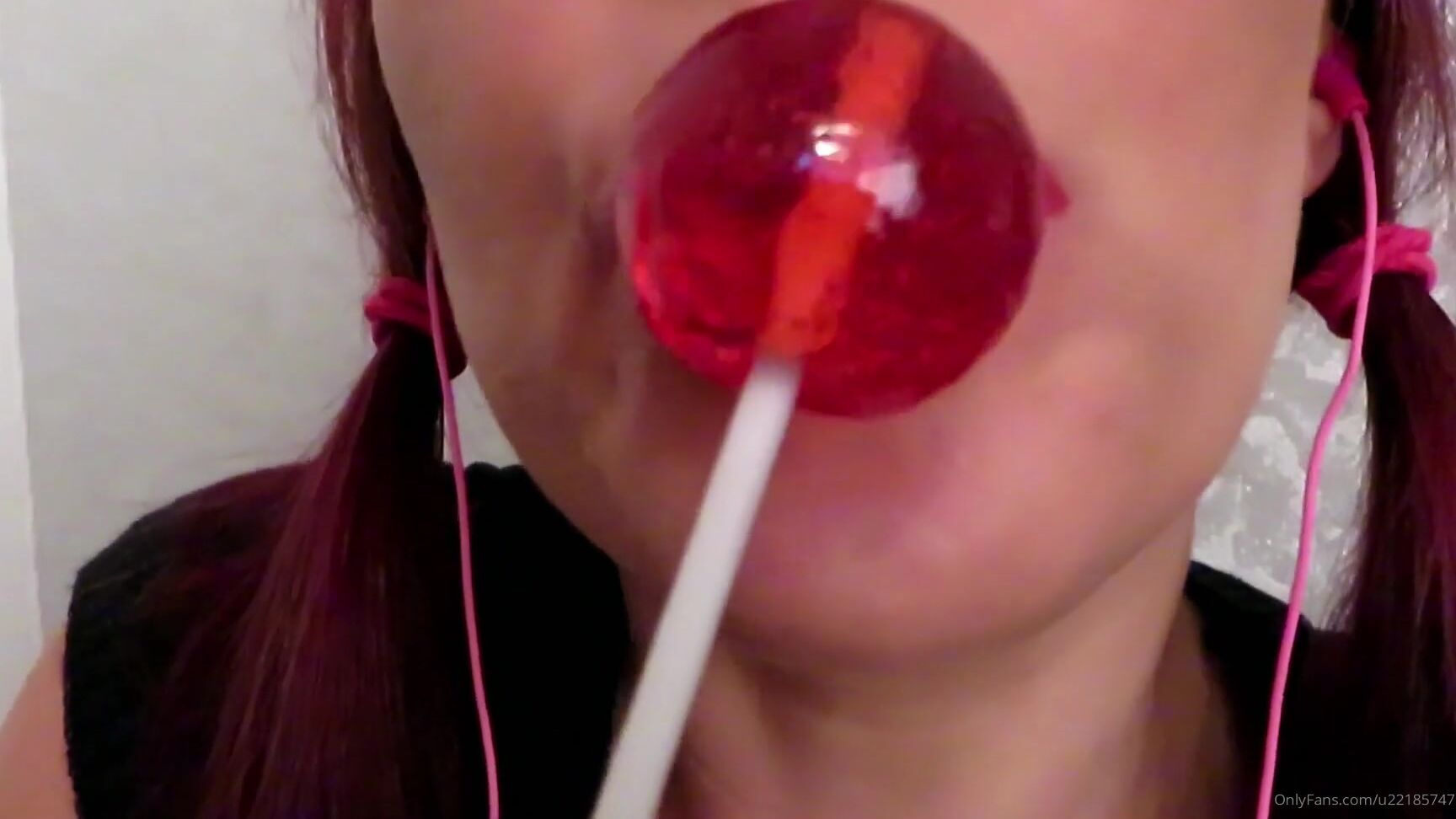 Flirtyasmr Bis Strawberry Lollipop Lick