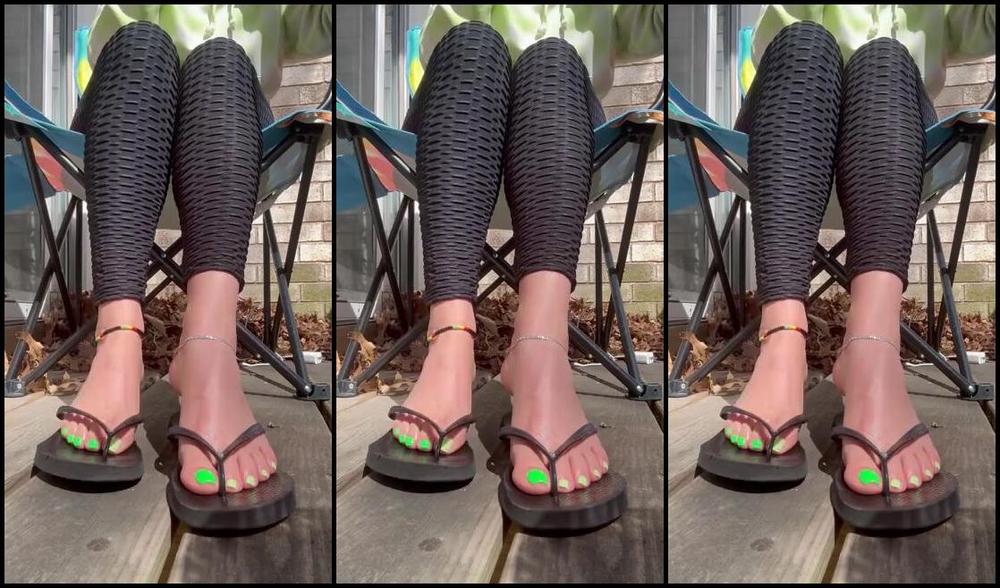 Adventuretoeskat Nicknamed Missadventuretoeskat Onlyfans Do You Like Your View Or Mine Better