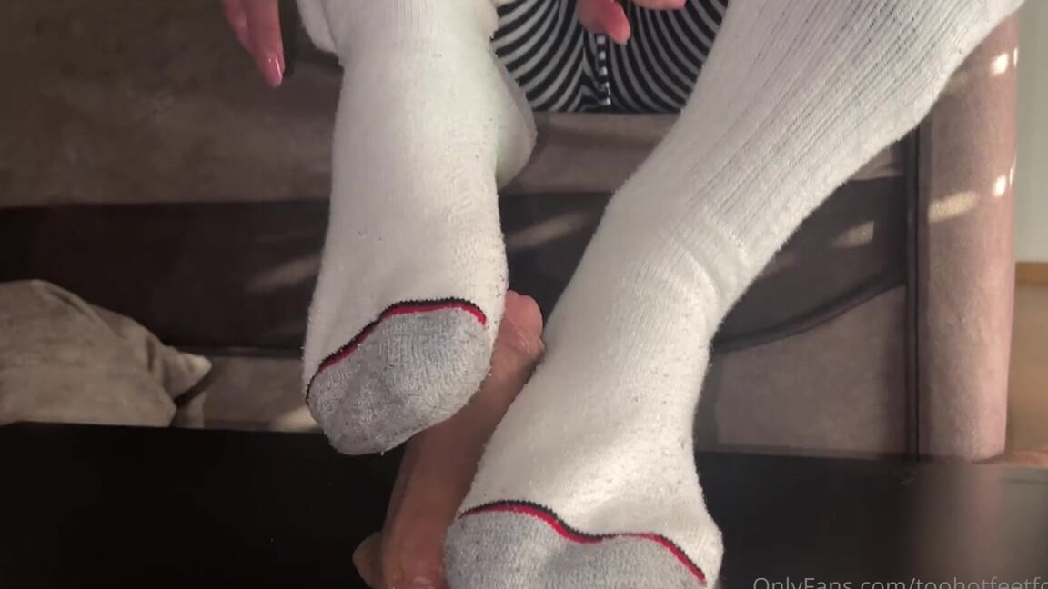 2Hotfeet4You Nicknamed Toohotfeetforyou Onlyfans Not Sure Where To Start Describing This Ultra Sexy Video Well It Starts With Cock Being