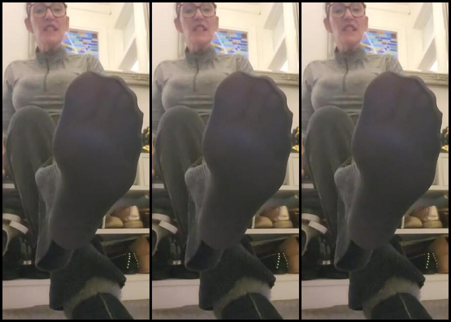 Miss B Nicknamed Missb52S Onlyfans 11 04 2023 Lets Chat About My Greasy Boots That You Need To Clean