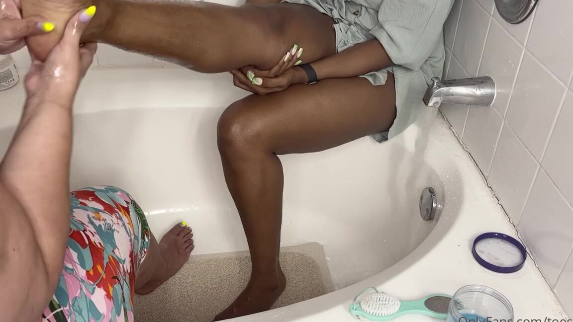 Toes100K Onlyfans Comefollowsarah Gave Me The Best Foot Massage Cleaning I Need Her To Come Back To Texas