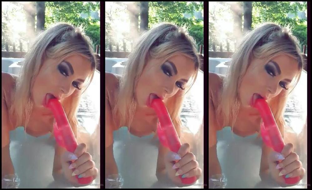 Mia Middleton Nicknamed Miamiddleton Onlyfans Naked Giving My Dildo A Slow Sloppy Blowjob In The Hot Tub Who Remembers