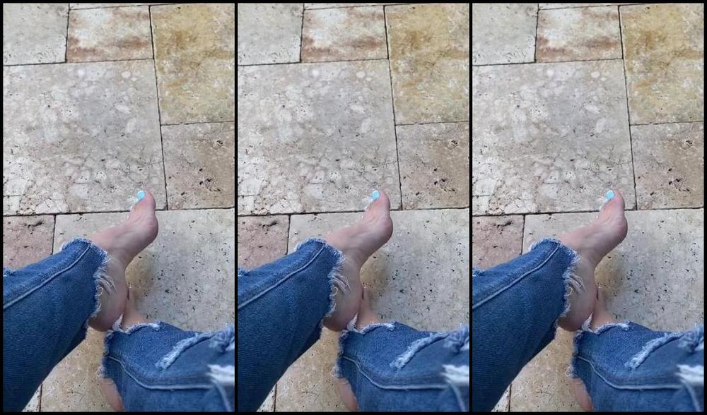 Capri Nicknamed Capritoes Onlyfans Wiggling My Blue Toes By The Pool