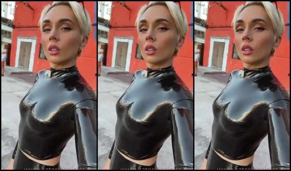 Katerina Piglet Nicknamed Katerinapiglet Femdom 06 06 2021 Onlyfans Video Latex In Public Again