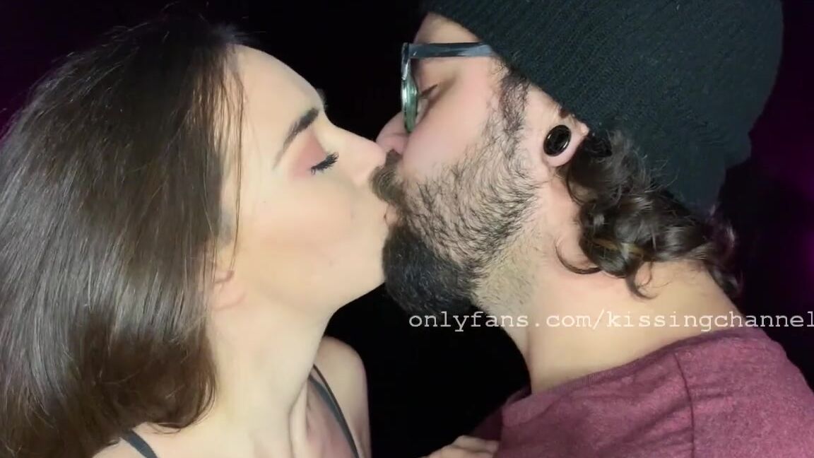 Kissingchannel Nicknamed Kissingchannel 10 24 2021 Onlyfans Video Colton And Veronica