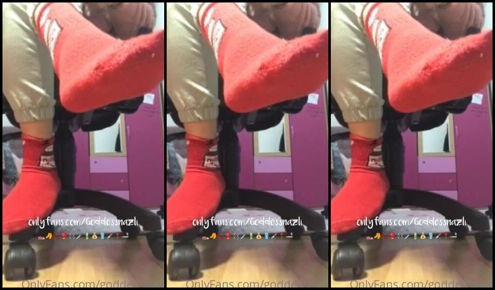 Onlyfans Model Goddess Nazli Aka Goddessnazli Sanal Seans Kak Arada Sanal Seans Vereceim Buradan Sizlere Bazen Ariv Bazen Yeni Ki Tane Tatu