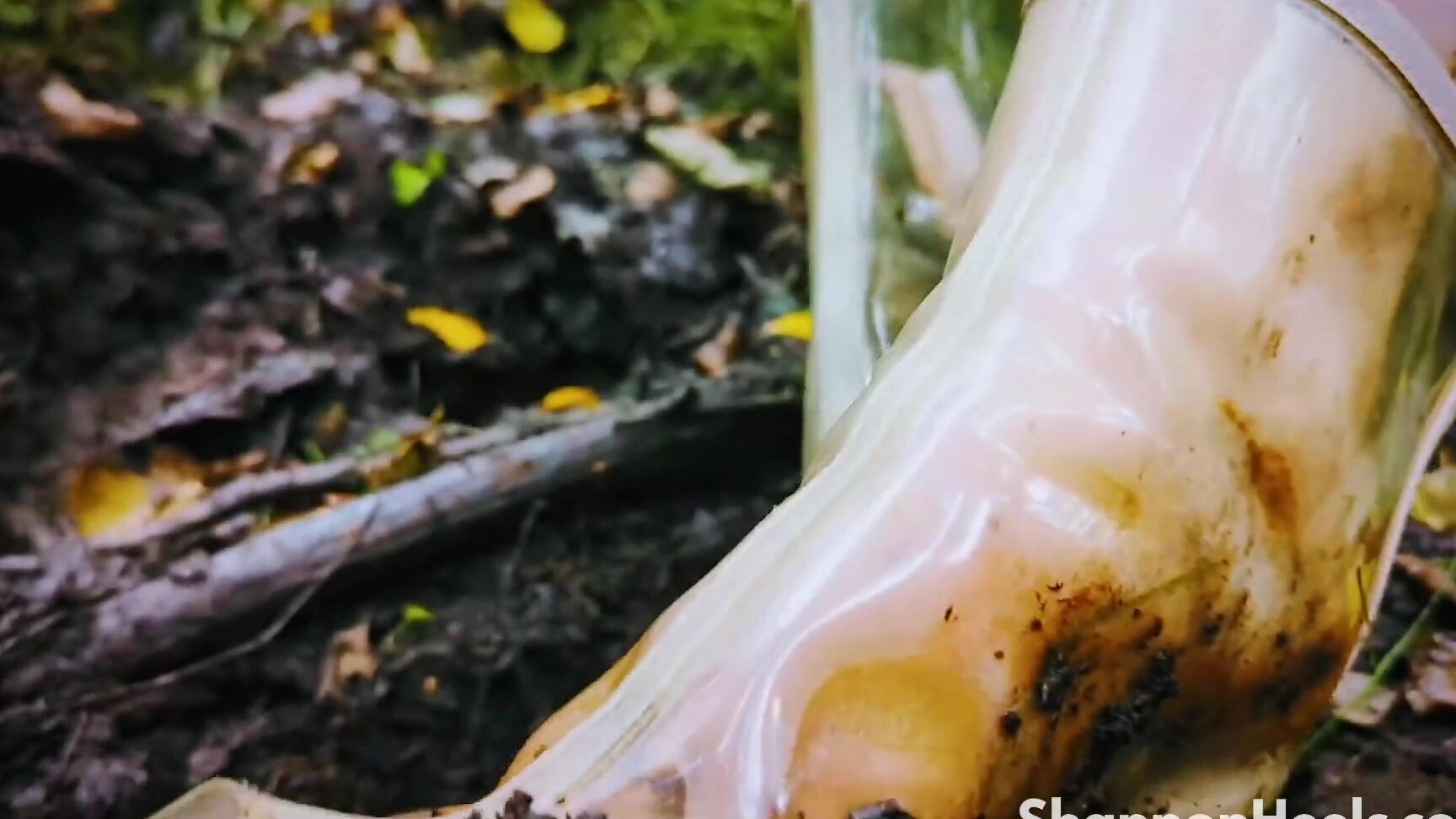 Dirty Feet, Dirty Shoe, Mud & Quicksand Sinking, Public Outdoor, Wet & Messy my-muddy-shoe-collection ManyVids