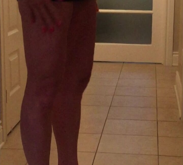 Legs, MILF, Shoe Fetish, Ass fitcougar legs lover ManyVids