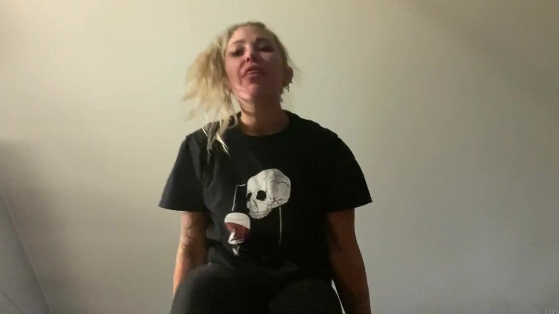 Sorceress Bebe Nicknamed B Findom Onlyfans Giantess Shrunken Man In Sweaty Foot Custom