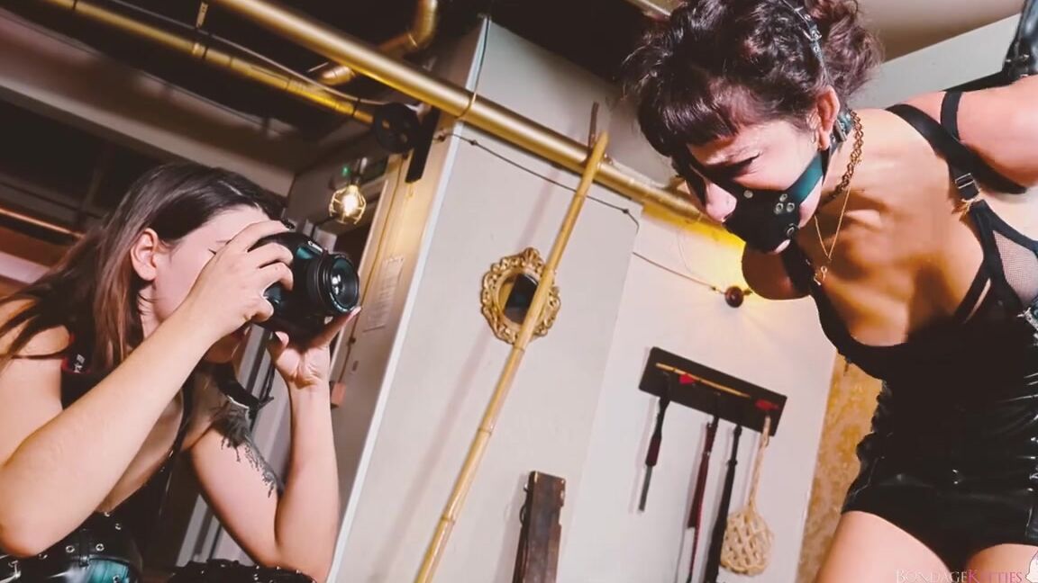 Bondage Kitties Kinky Leather Shop Spanish Sub English Mp4 Fullhd 1080P