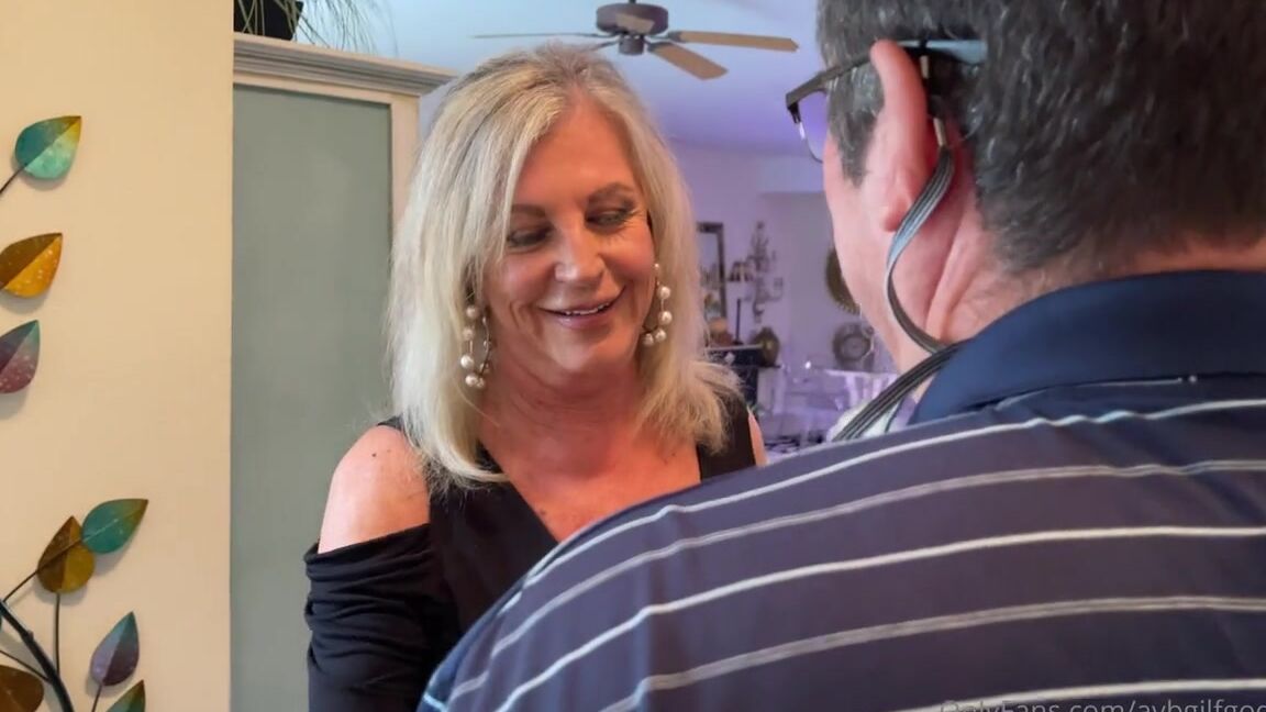 Avb Gilfgoddess Vip Nicknamed Avbgilfgoddess 11 12 2021 Onlyfans Video The First Part Of The Delivery Guy Unedited Clip From Nov