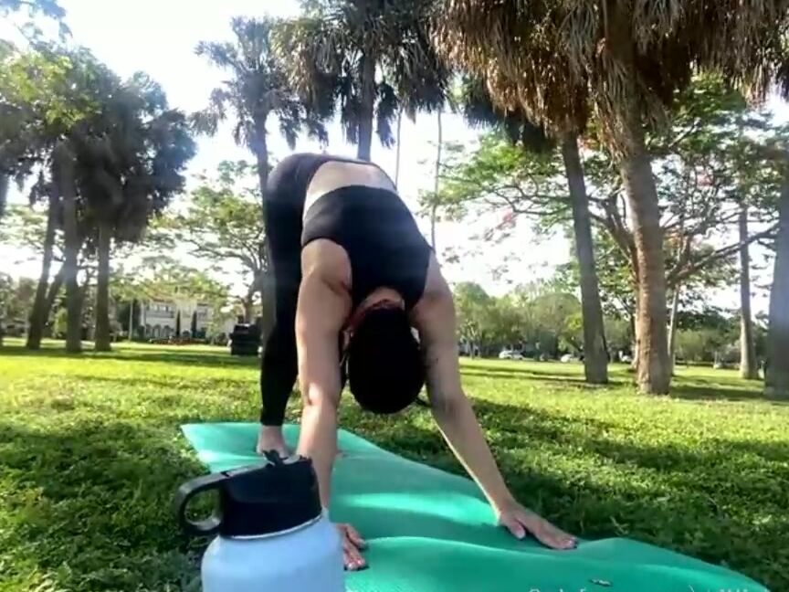 Kittibellevip Stream Started At Pm Yoga Kitti At