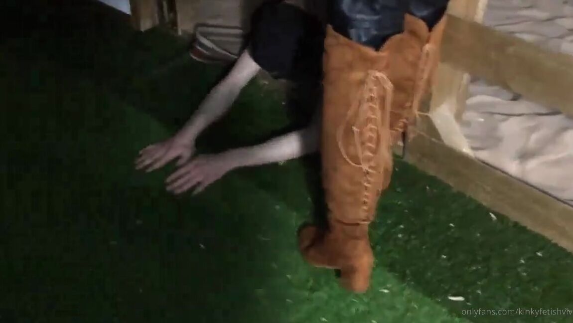 Vivienne L Amour Aka Vlproductionsuk Onlyfans Leather Smothering Hand Crushing