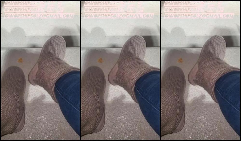Worshipsolz Nicknamed Worshipsolz1 Onlyfans You Love My Feet In Uggs Dont You