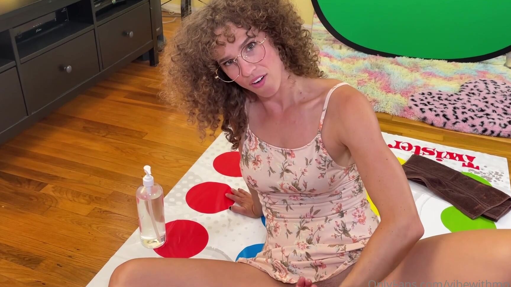 Vibewithmommy Fan Films Crying Jewish Stepmom Squirting During Twister Game Behind The Scenes Full Vide