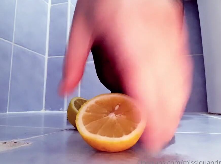 Queen Salome Onlyfans Foot Crush Scak Yaz Gnnde Ayamdan Taze Sklm Limonata Imeyi Kim Ister A Aznp