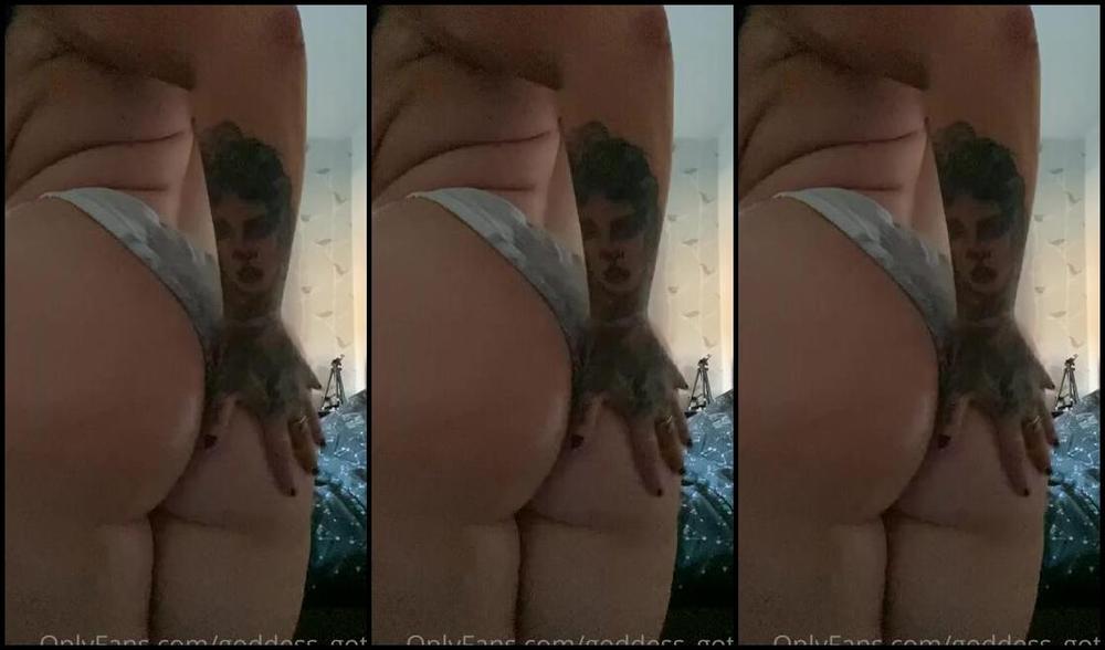 Goddess Goth Nicknamed Goddess Goth Onlyfans Just Oiling The Booty After A Day In The Sun Any Takers Giving Me A Hand
