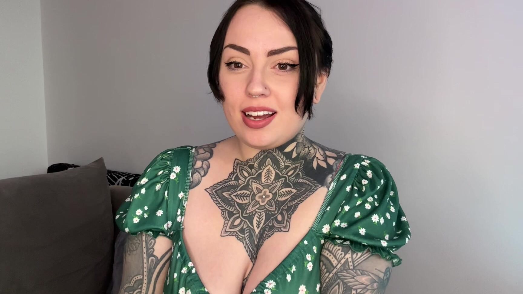 "MissValentina" femdom, femdompov, humiliation, verbalhardcorehumiliation, wedgies Wedgie Addict Training manyvids