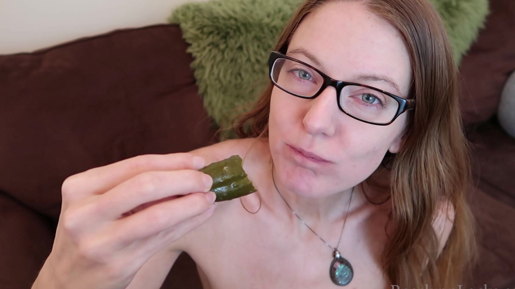 Roselynnlocks Crunchy Topless Pickle Eating Asmr Manyvids