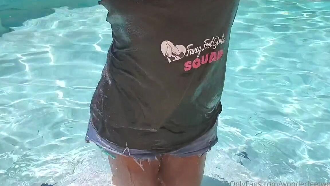 Wonderaeetwoman Nicknamed Wonderfeetwoman Onlyfans Tbt Wet