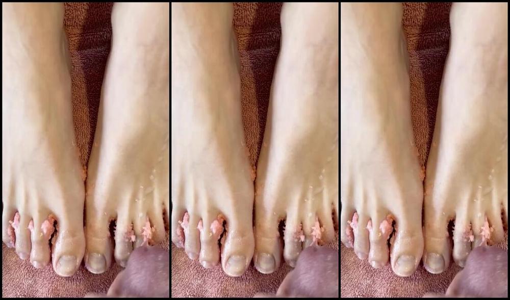 Brooke Jones Nicknamed Myposedtoesvip Onlyfans How Many Of You Would Want To Do This First I Smashed The Cake With My Pretty Feet Then He Licked 2