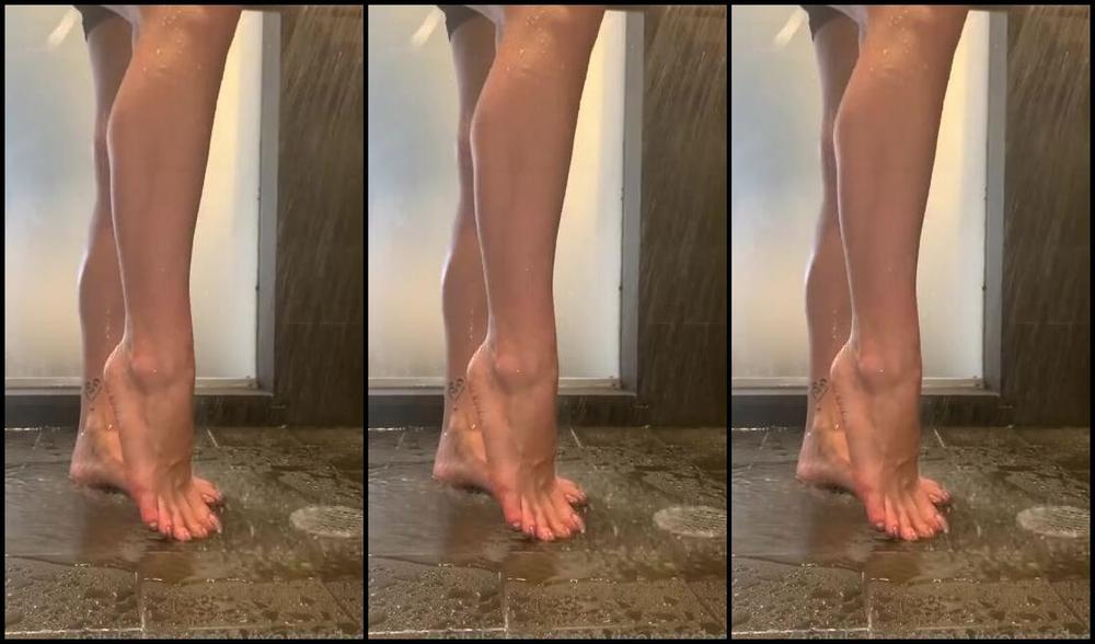 Vixenarches Onlyfans Washing My Beautiful Toes With The Help Of A Foot Boy Find The Rest Of This Video In Your Dm