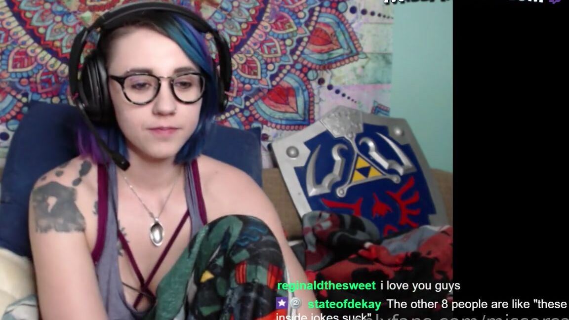 Missarcana If You Didn T Know I Live Stream On Twitch Sometimes Tonight I Played Cadence Of Hyrule