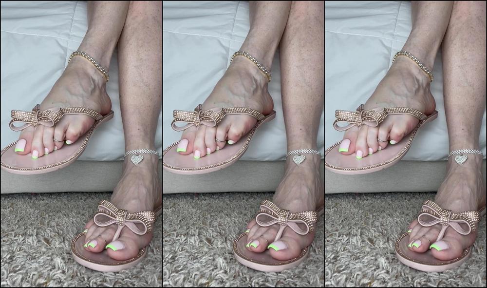 Goddessfendi 3282586965 04 17 2024 Stroke Your Dick While You Watch Me Tease You With My Pretty Pedi And Flip Flops