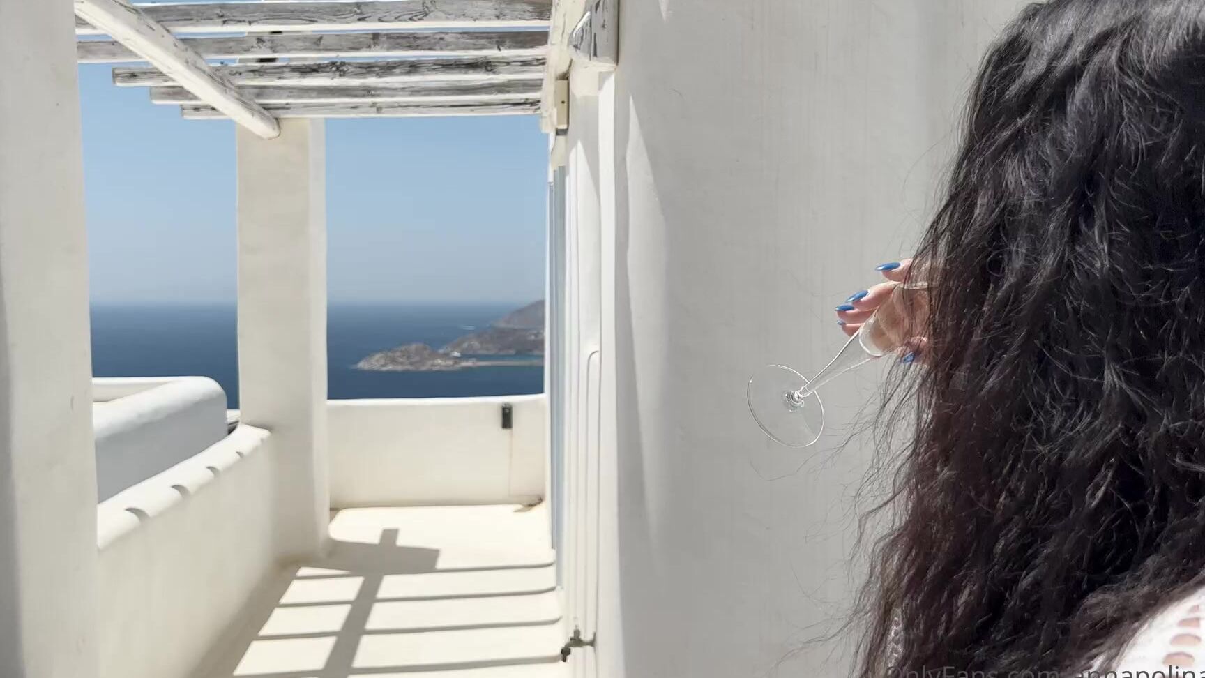 annapolinaxxxx-29-06-2022-2504671523-hello-j-avais-compl-tement-oubli-de-poster-ma-vid-o-la-toute-premi-re-mykonos-