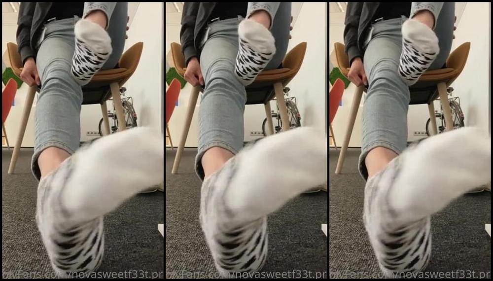 Indubiopronova Nicknamed Indubiopronova Onlyfans Its Time For Your Lunch Break Ill Be Waiting For You In The Conference Room