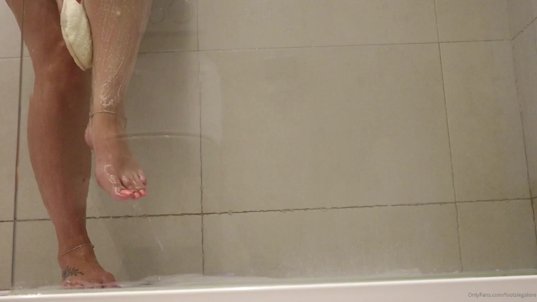 Footsiegalore Peeking Again Part