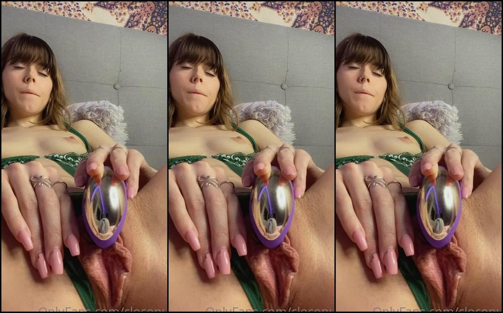 Cloconut Swipe For A Cum Countdown While I M Finishing On My Dildo I Ve Been Lovingg