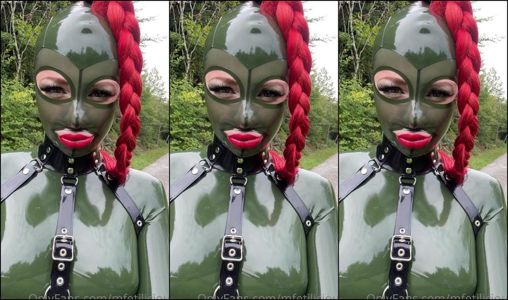 Mfetilicious During Our Holiday In France We Wanted To Make Some Photos In This Olive Green Outfit At A