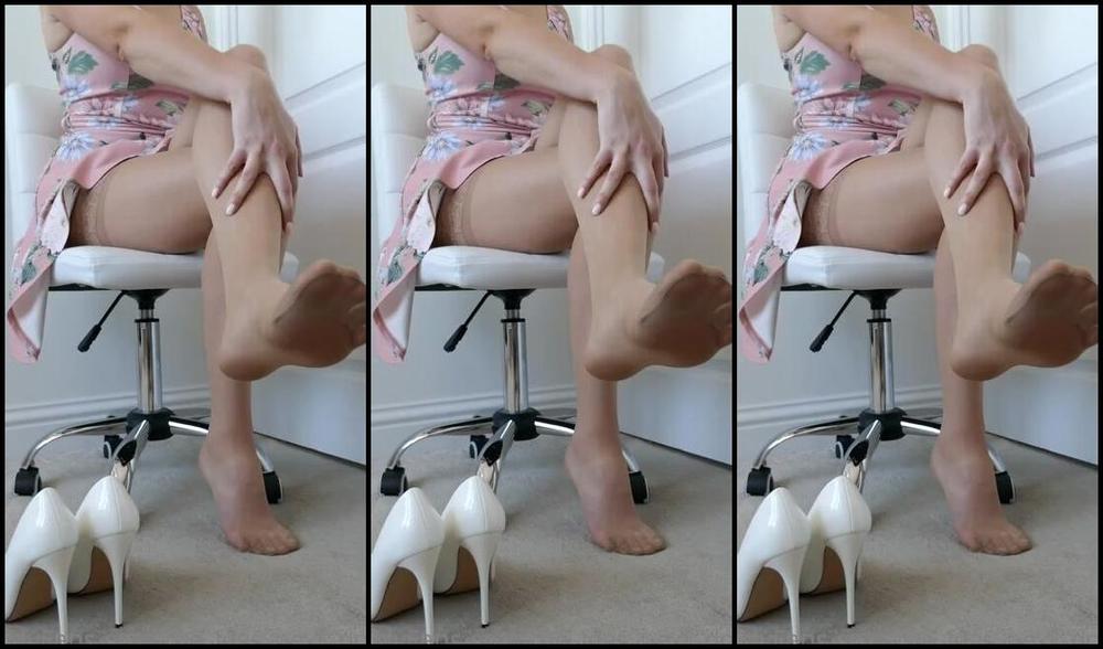 The Legs Next Door Nicknamed The Legs Next Door Onlyfans And Here Is The Video Of Me Putting On My Heels To Go Out You Are The Only One That Knows What