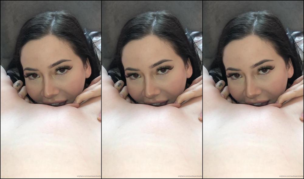 Audreyandsadie Audrey Loves Prying My Pussy Wide Open And Licking Inside