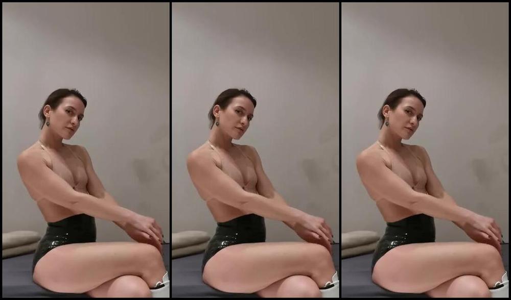 Miss Flora Nicknamed Missfloraberlin Onlyfans I Was In A Good Mood After My Sessions And Did A Little Shoot Enjoy