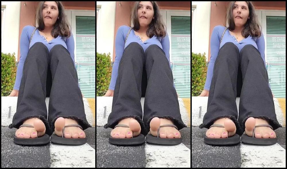 Goddess Nicole Aka Nicolesgoddesssoles Foot Fetish 11 22 2023 Onlyfans Video Some Parking Lot Toe Wiggles 0Xra