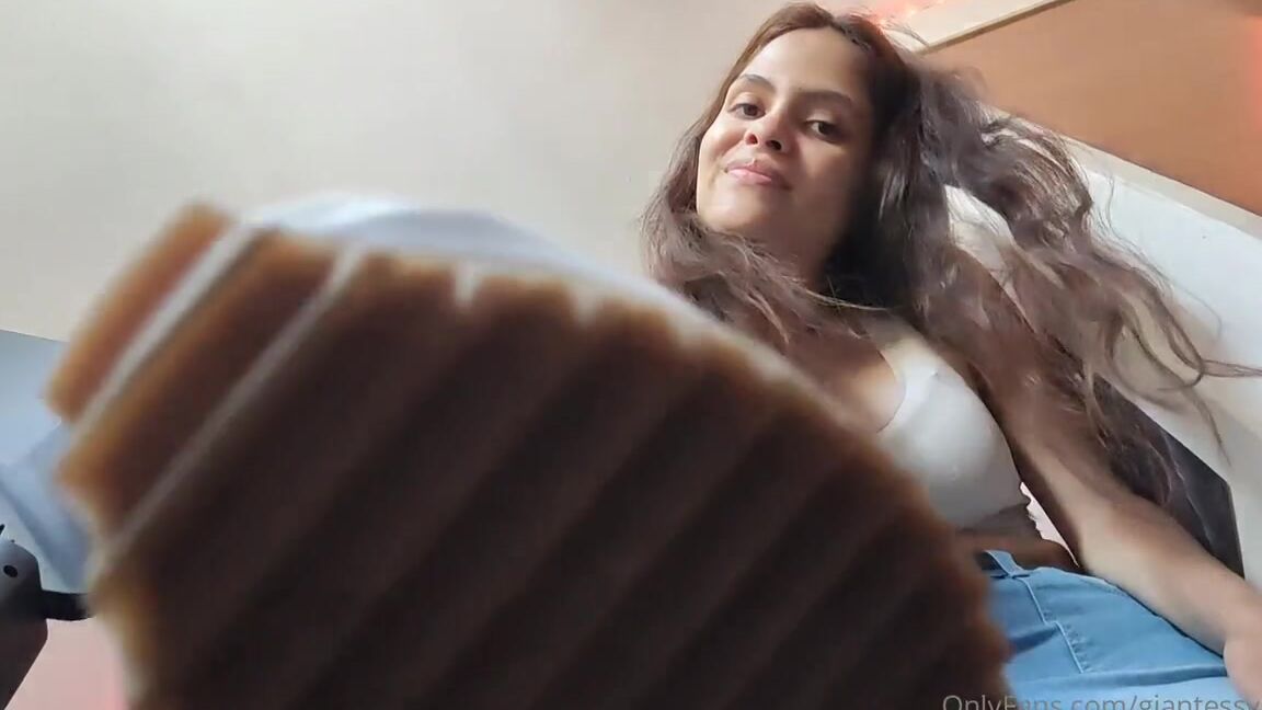 Valery Maxwell Nicknamed Giantessvalery Onlyfans 02 10 2023 A Other Pathetic Tiny Creeper You Will Be Crushed