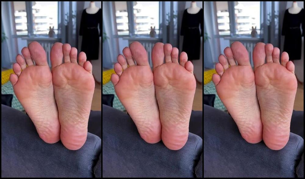 Cute Lily F33T Nicknamed Cute Lily F33T 06 11 2023 Onlyfans Video Lazy And Long Sunday Morning What Would You Do If You Found Me Like This In