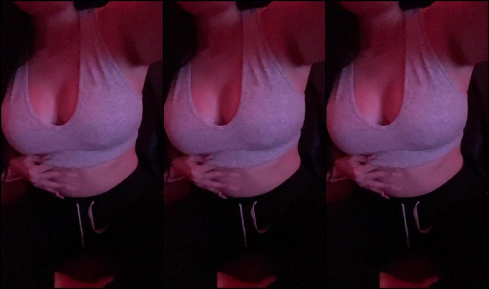 Aubreylinnea 3048267247 10 13 2023 Who Else Loves My Titties Tip Me If You Luv Them
